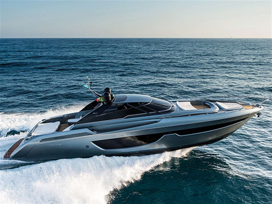 Riva yachts with MAN V12-1800 engines