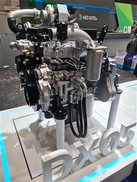 Four-cylinder DX05 engine