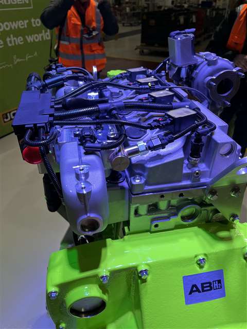 JCB 4.8L hydrogen combustion engine